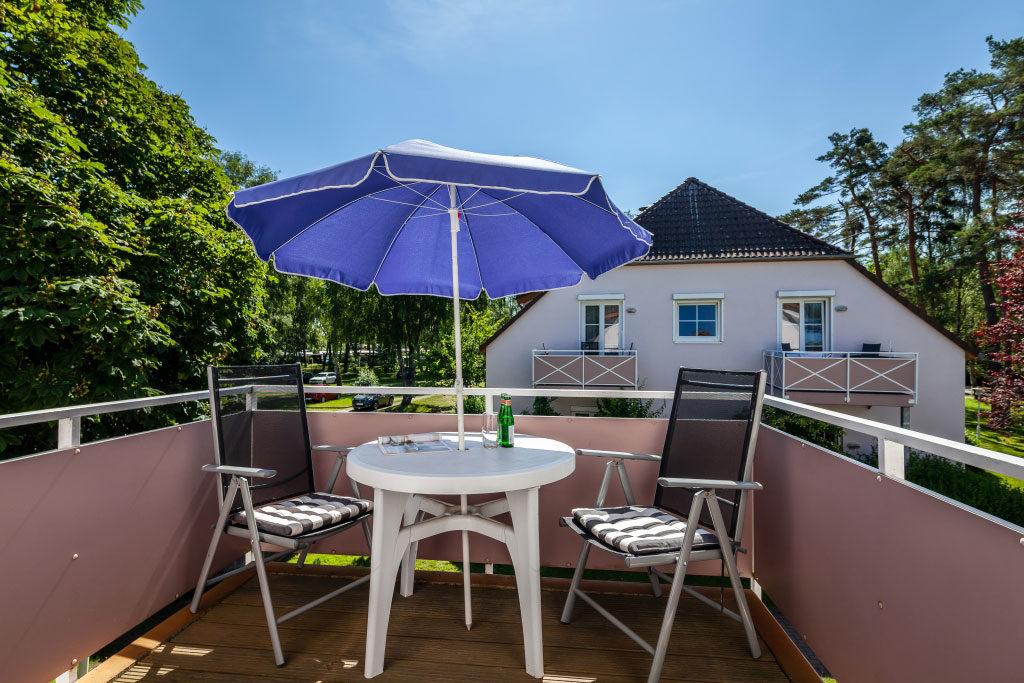 Ferienwohnung Strandgut - Balkon mit Sonnenschirm